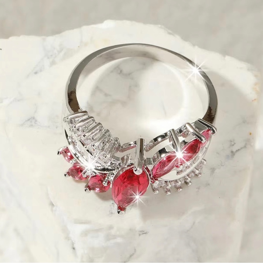 Elegant Red Zircon Ring. Size 8. - Picture 4 of 4